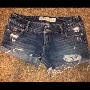 Hollister distressed low rise short shorts size 3